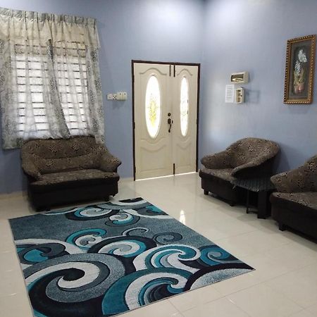 Davallia Homestay Dungun Esterno foto
