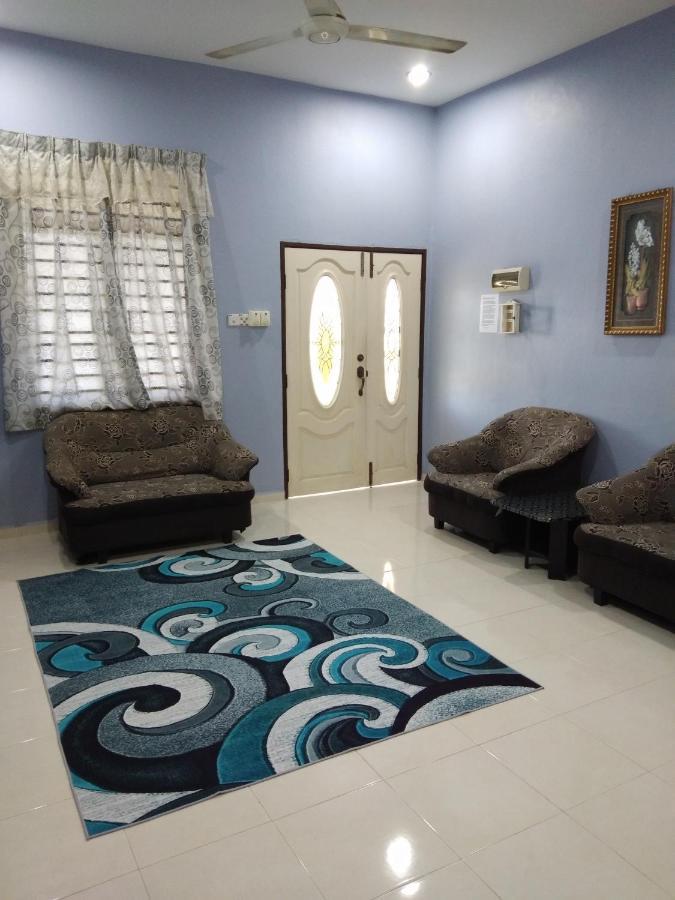 Davallia Homestay Dungun Esterno foto