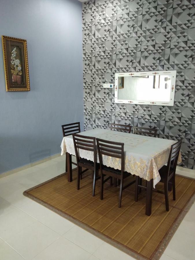 Davallia Homestay Dungun Esterno foto